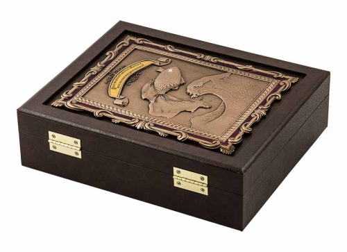 Ключница "Золотая рыбка"- кожа, цвет коричневый(орех). 27х22х7 см.,шильд объемный медный фото 2